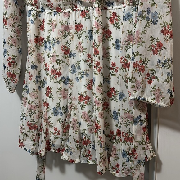 Trick White Floral Long Sleeve Dress With Belt - Picture 2 of 8
